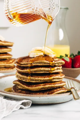 Tortitas esponjosas de plátano y avena