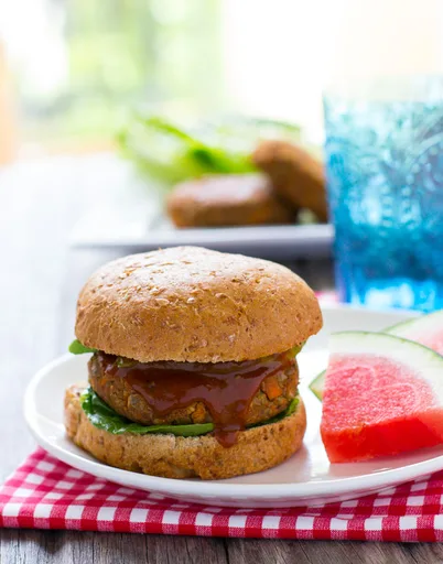 Hamburguesas barbacoa de lentejas y boniato