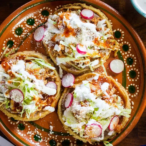 Sopes de pollo