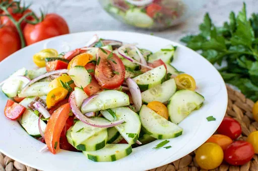 Ensalada mediterránea de pepino