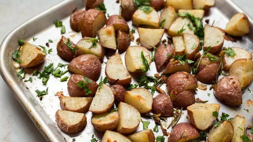 Rosemary & Garlic Roasted Potatoes Recipe