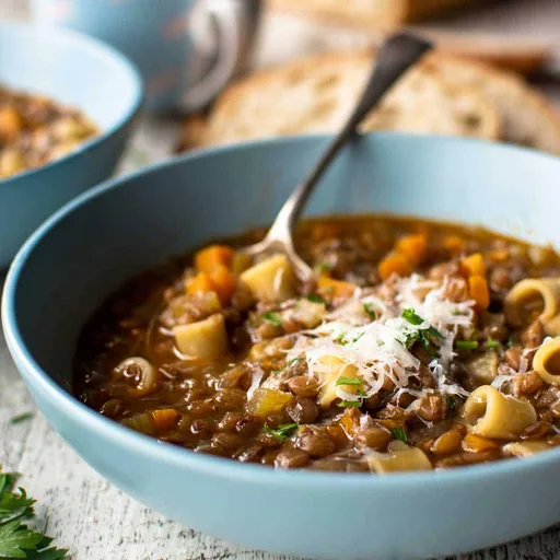 Receta de sopa de lentejas mediterránea