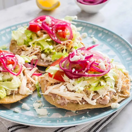Tostadas de Pollo Mexicanas