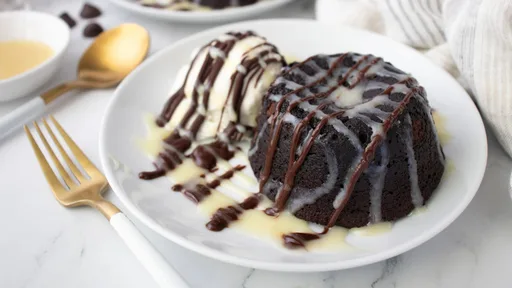 Copycat Applebee's Triple Chocolate Meltdown Recipe