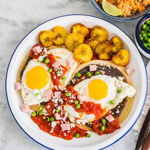 Receta Huevos Motuleños