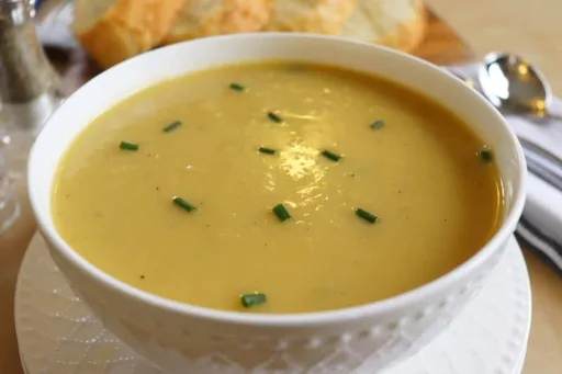 Sopa de puerros y patatas