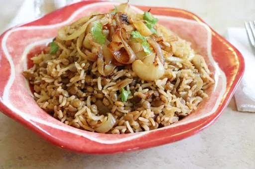 Mujaddara (Middle Eastern Lentil and Rice Pilaf)