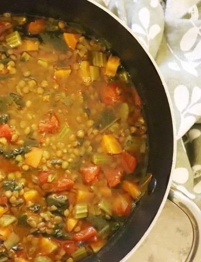 Sopa de espinacas y lentejas