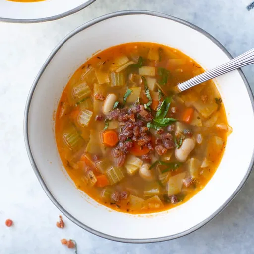 Sopa de alubias blancas