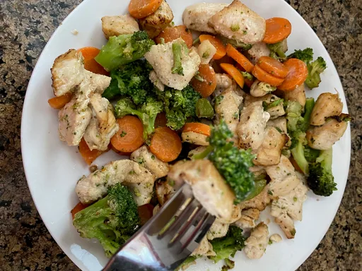 Pollo y Verduras Congeladas en Freidora de Aire