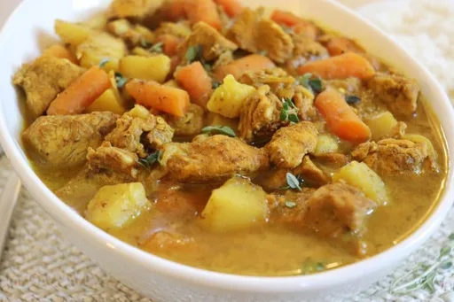 Pollo al Curry Jamaicano