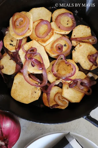 Ñames Horneados al Estilo de Ghana con Cebollas Caramelizadas