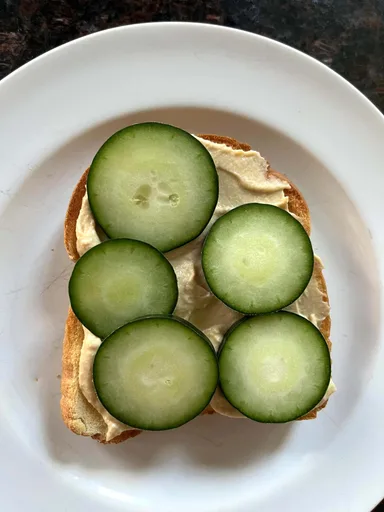 Tostada con Hummus