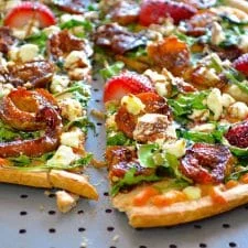 Caramelized Figs & Goat's Cheese Pizza With Balsamic Glaze