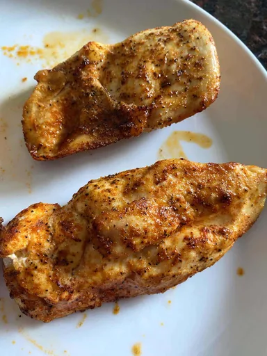 Pechugas de pollo finas en freidora de aire