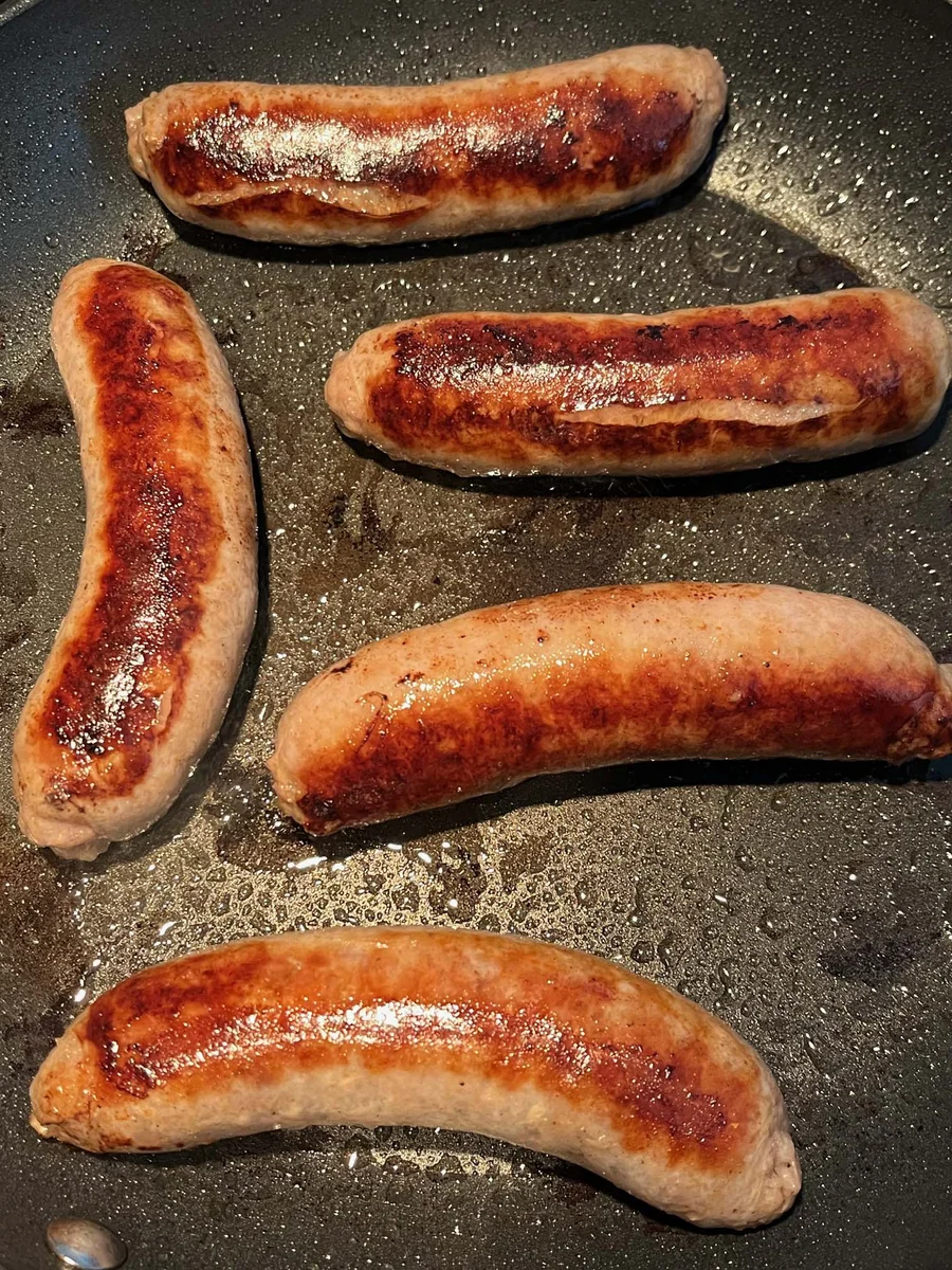 How To Cook Bratwurst On A Stove