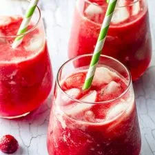 Date Sweetened Raspberry Lemonade