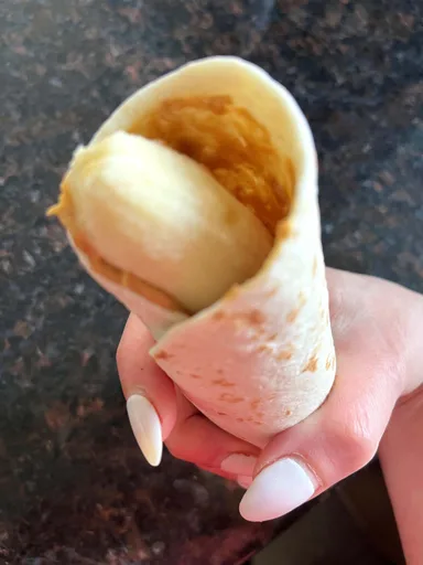 Wrap de Tortilla con Mantequilla de Cacahuete y Plátano