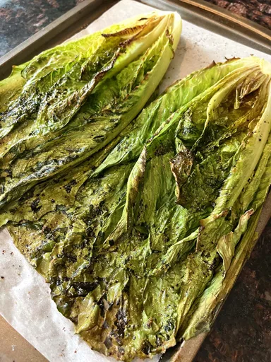 Corazones de lechuga con anchoas