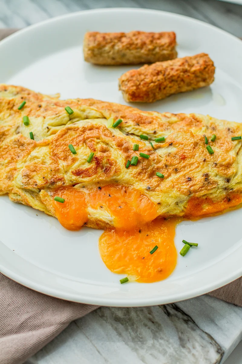 Gooey 5 minute Cheddar Cheese Omelet Recipe