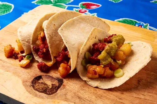 Tacos de patata y chorizo