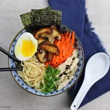 Ramen de pollo con miso