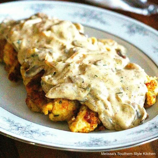 Tiras de pollo fáciles bañadas en salsa de sartén