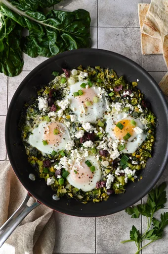 Green shakshuka