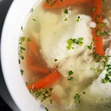 Consome de pollo