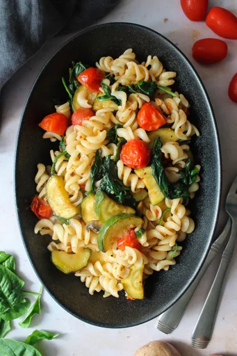 Gluten-free pasta with vegetables