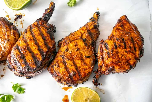 Chuletas de cerdo en salsa de adobo