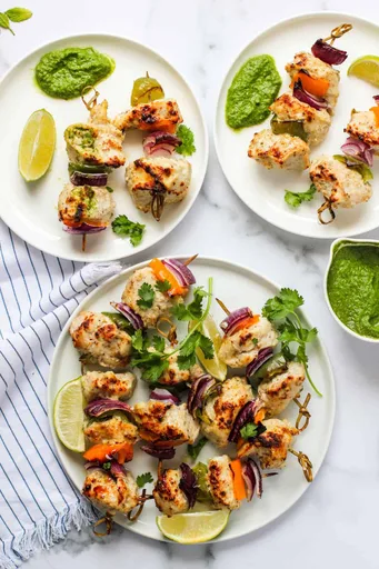 Brochetas de pollo tikka en freidora de aire