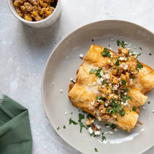 Enchiladas de Pollo a la Cocina Lenta con Maíz Estilo Elote
