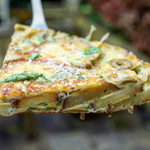 Tortilla de Manchego y aceitunas verdes