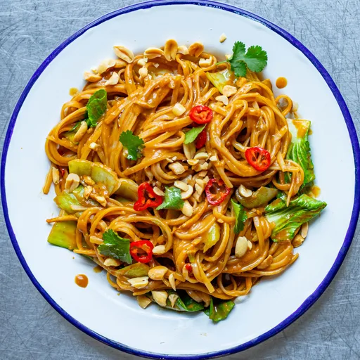 Fideos con mantequilla de cacahuete en 10 minutos