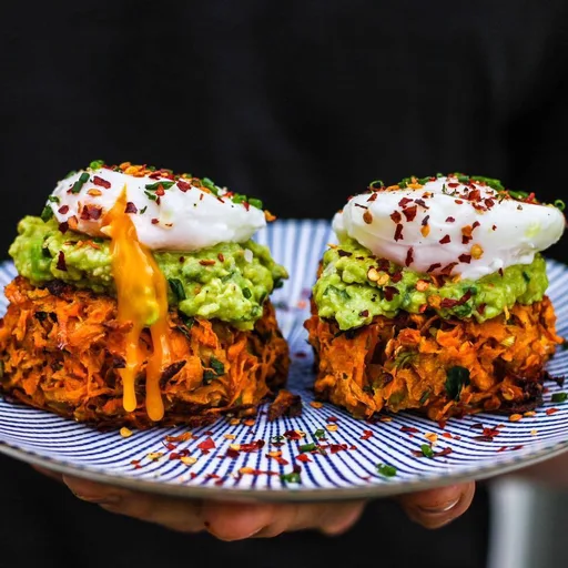 Rösti de boniato y huevo escalfado