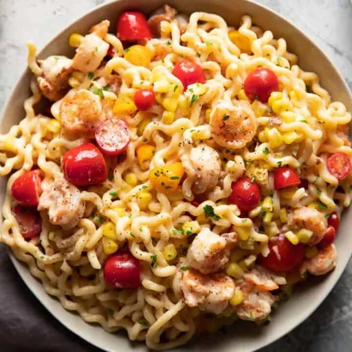Pasta cremosa de verano con gambas