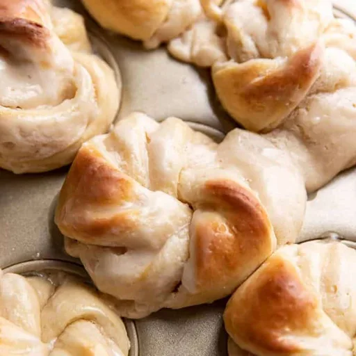 Twisted Sweet Cream Cheese Muffin Buns