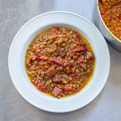 Lentejas Estofadas Picantes con Pimientos y Chorizo