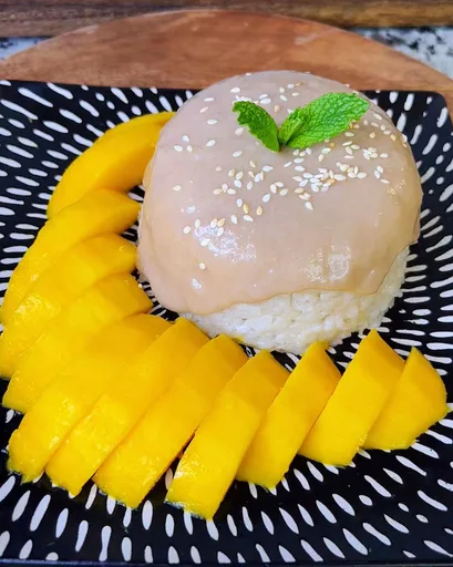 Arroz con mango y leche de coco con arroz normal