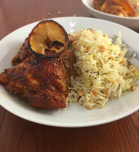 Arroz con anacardos, ajo y mantequilla
