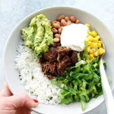 Barbacoa en olla de cocción lenta (¡Estilo Chipotle!)