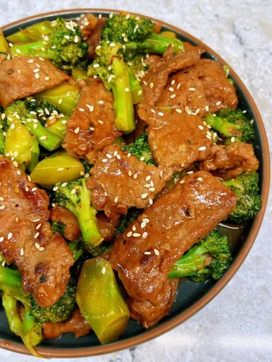 Beef and Broccoli - Easy Chinese Recipe