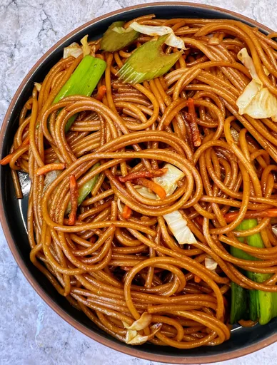 Espaguetis salteados - Receta de fideos salteados al estilo chino