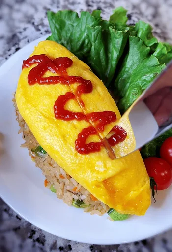 Omurice (arroz con tortilla japonés)
