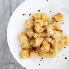 Ñoquis de coliflor de Trader Joe's a la sartén