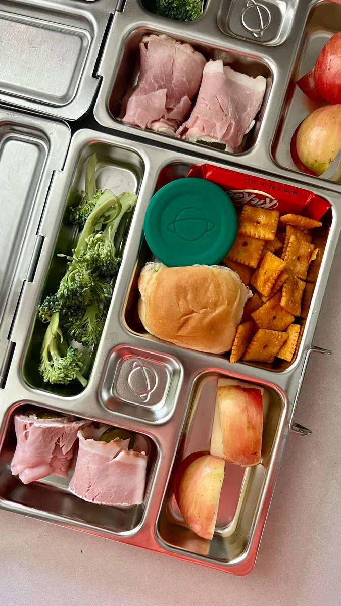 Ham & Pickle Roll-Up Lunch Box