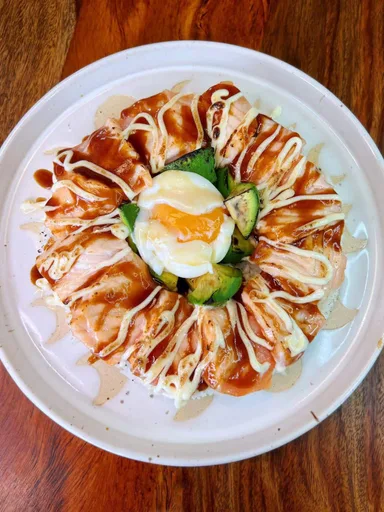 Bol de arroz con salmón (receta de sushi de salmón sopleteado en 10 minutos)