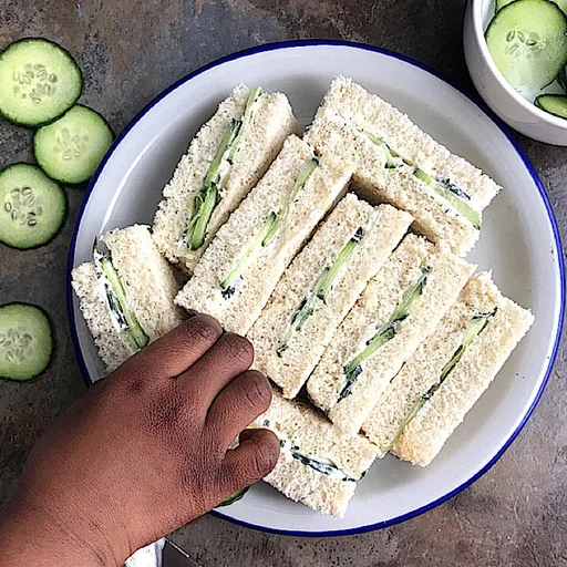 Sándwiches de té sureños con pepino