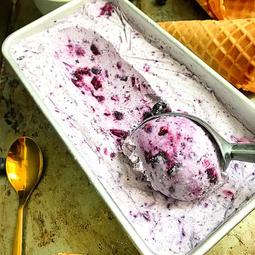 Smashed blueberry ice cream {no churn}